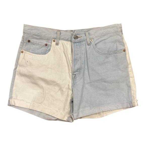 LEVIS Two-Tone Denim Women Shorts - Picture 1 of 6